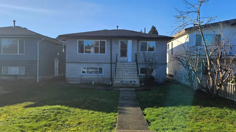 543 RUPERT STREET - photo 1 of 19