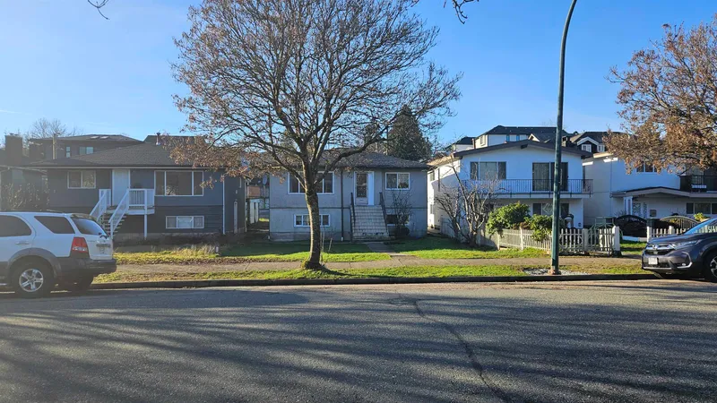 543 RUPERT STREET - photo 2 of 19