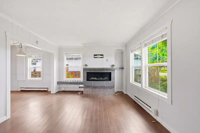 11 CATALINA CRESCENT - photo 3 of 40