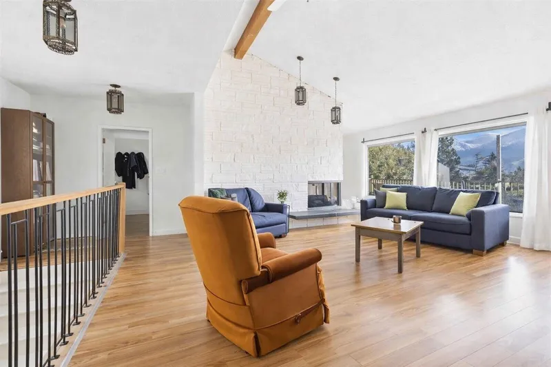 10005 KENSWOOD DRIVE - photo 2 of 23