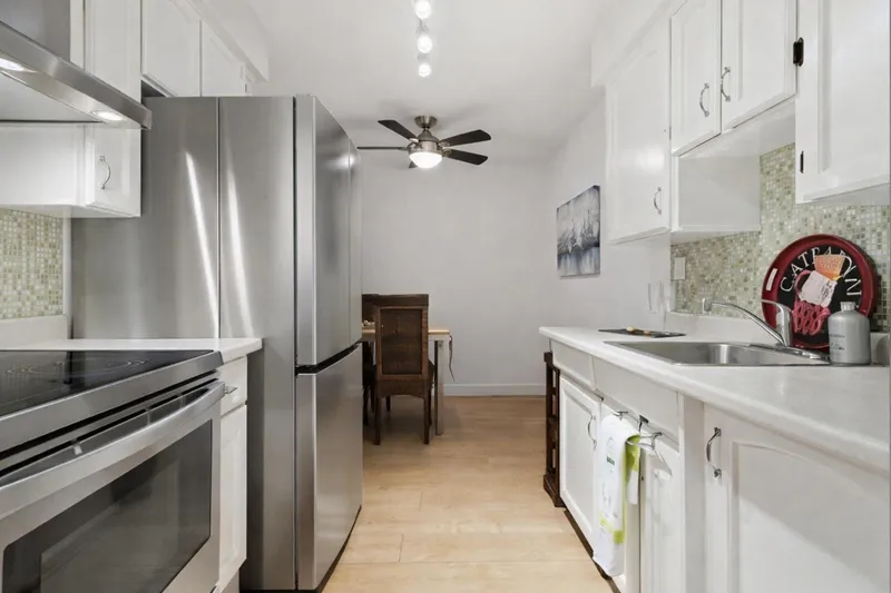 101 2910 ONTARIO STREET - photo 4 of 24