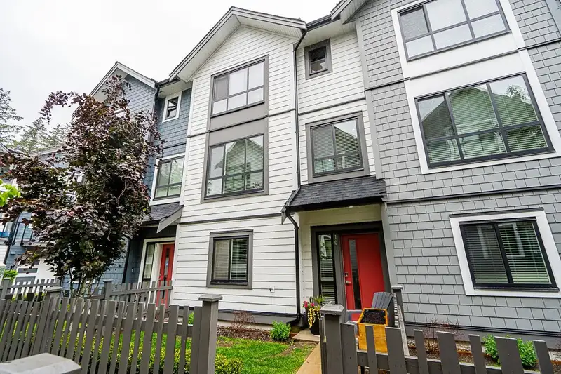 10 16760 25 AVENUE - photo 1 of 38