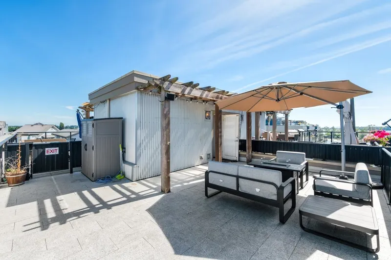 304 6077 LONDON ROAD - photo 2 of 25