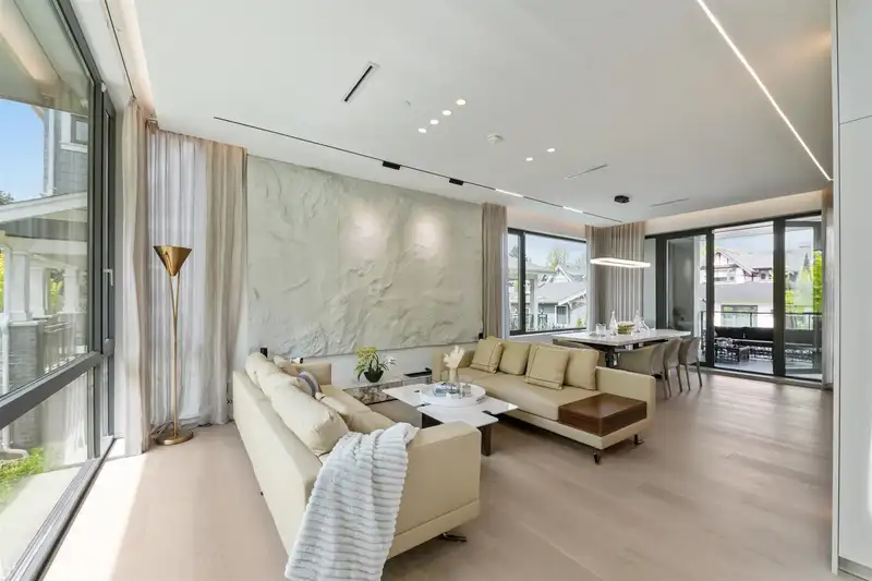 3823 W 51ST AVENUE - photo 3 of 36