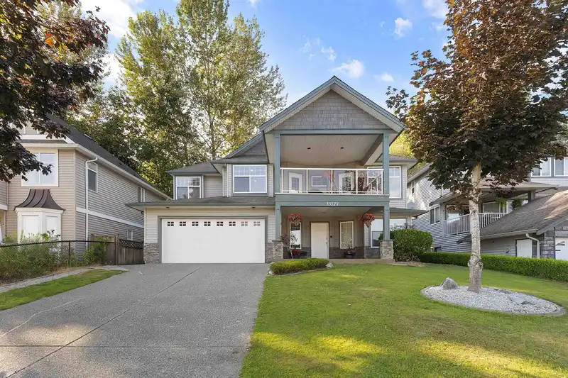 33577 12TH AVENUE - photo 1 of 37