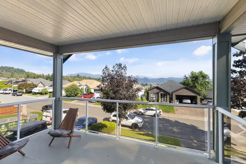 33577 12TH AVENUE - photo 2 of 37
