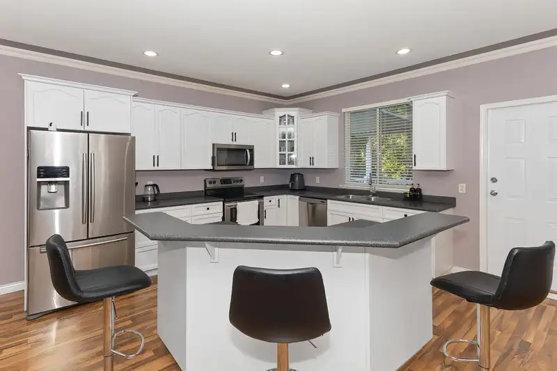 33577 12TH AVENUE - photo 4 of 37