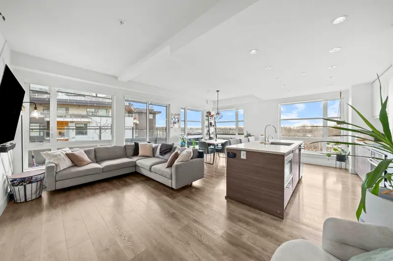 615 3488 SAWMILL CRESCENT - photo 2 of 25