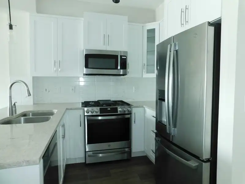 427 11077 RAVINE ROAD - photo 4 of 20