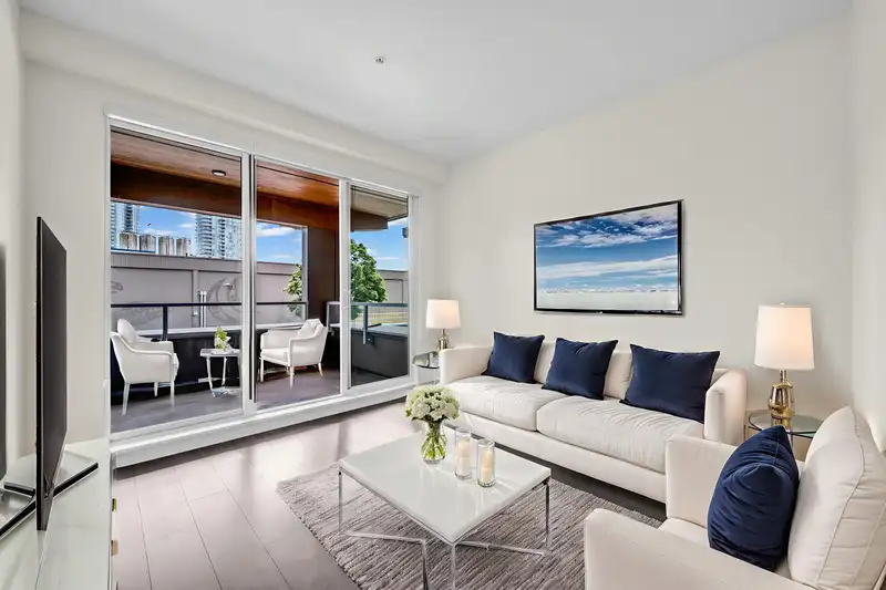 314 7133 14TH AVENUE - photo 1 of 34