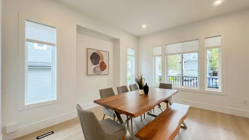 1261 RAVENSDALE STREET - photo 4 of 40