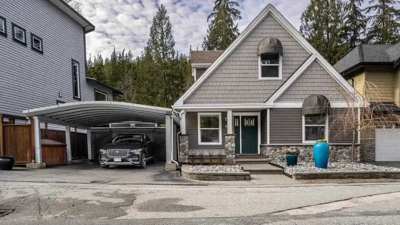 29 3295 SUNNYSIDE ROAD - photo 2 of 30