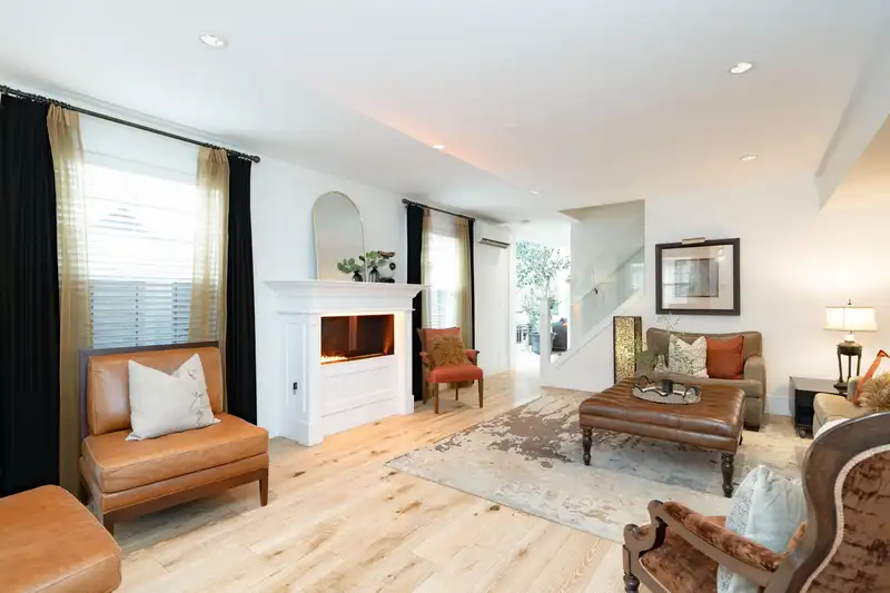 29 3295 SUNNYSIDE ROAD - photo 4 of 30