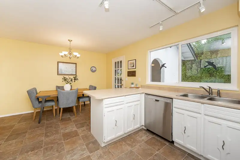 1063 CORONA CRESCENT - photo 3 of 40