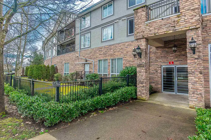 312 12088 75A AVENUE - photo 4 of 35