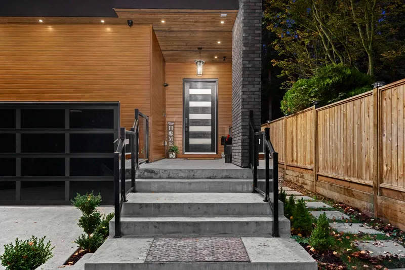 5673 FAIRLIGHT CRESCENT - photo 3 of 20