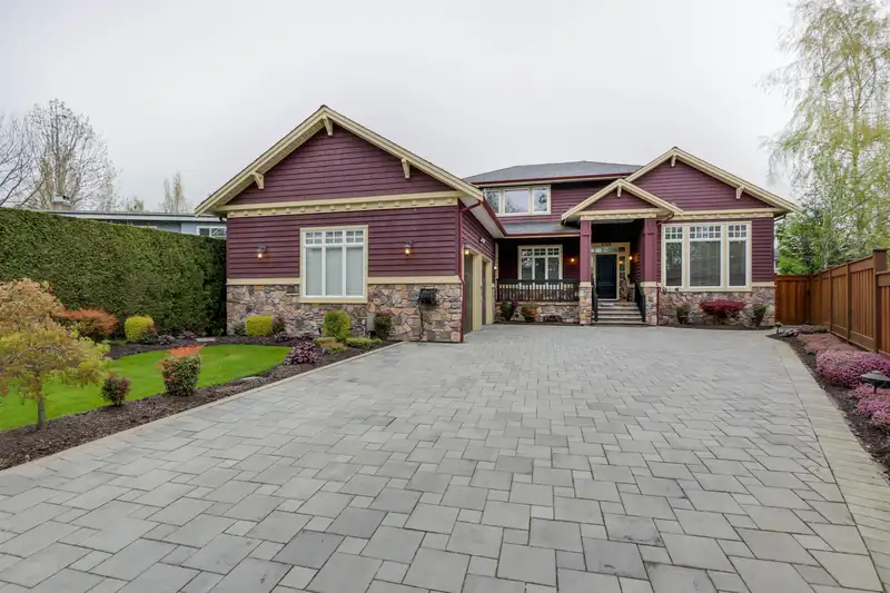 8760 FAIRDELL CRESCENT - photo 1 of 37