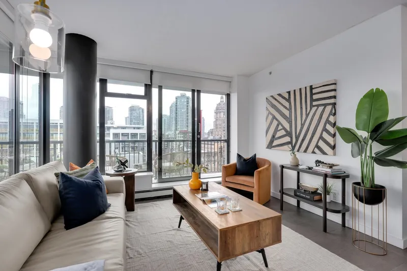 1102 66 W CORDOVA STREET - photo 4 of 25