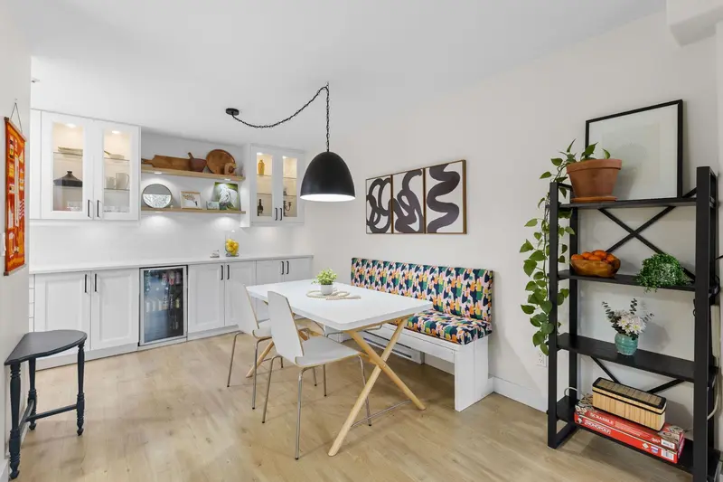 104 20177 54A AVENUE - photo 1 of 25