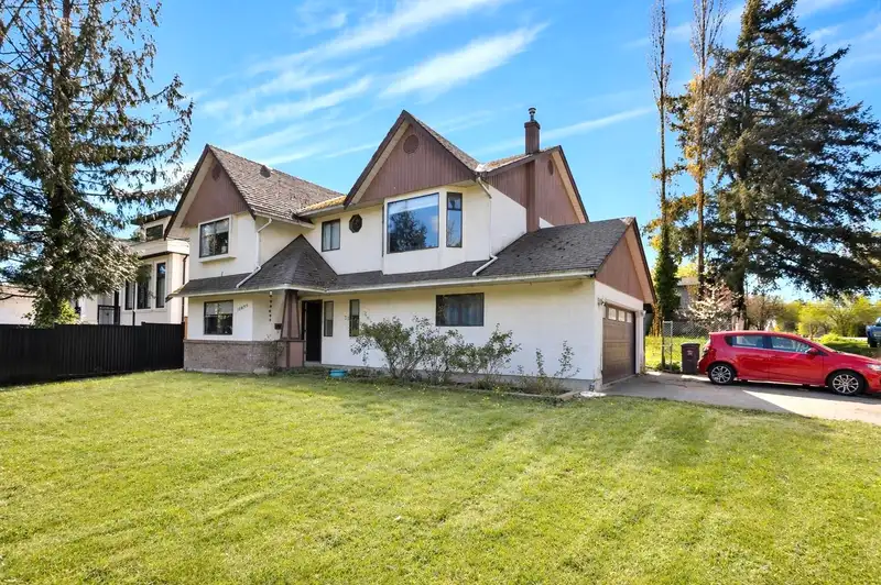 10895 143 STREET - photo 2 of 25
