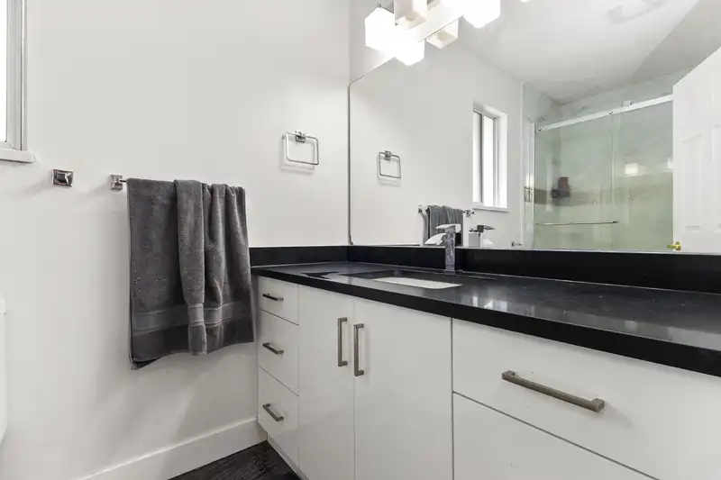 2930 EDGEHILL AVENUE - photo 4 of 30