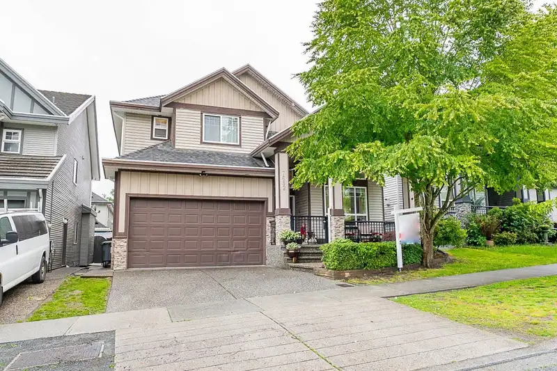 7682 146 STREET - photo 1 of 40