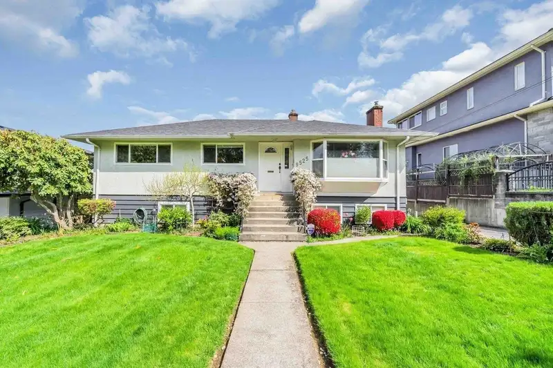 9525 SULLIVAN STREET - photo 1 of 20