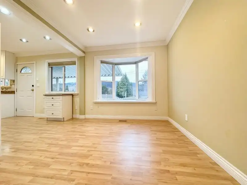 9525 SULLIVAN STREET - photo 4 of 20