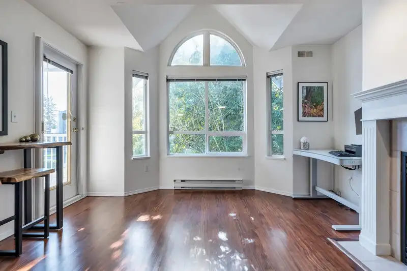 203 13475 96 AVENUE - photo 3 of 40