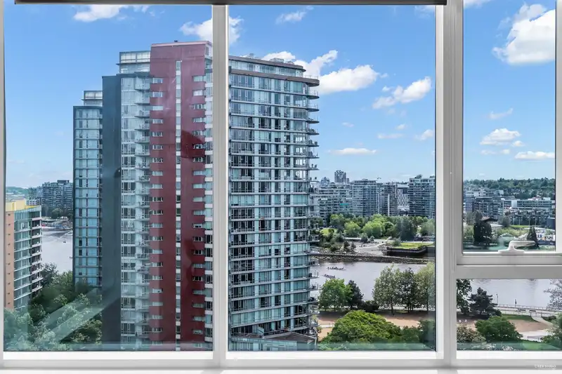1608 68 SMITHE STREET - photo 4 of 36