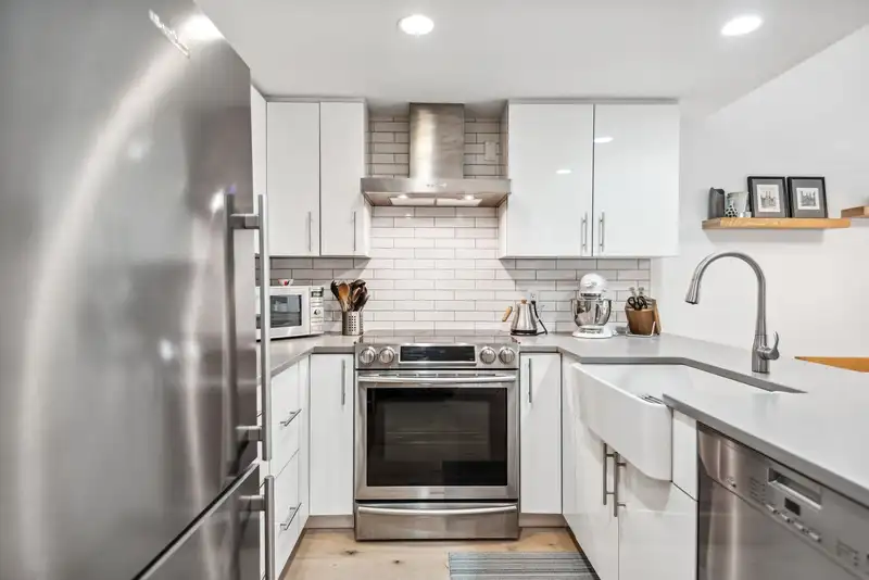 106 2226 W 12TH AVENUE - photo 3 of 32