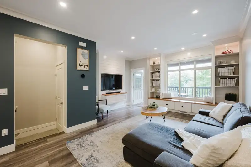 24 19478 65TH AVENUE - photo 3 of 36