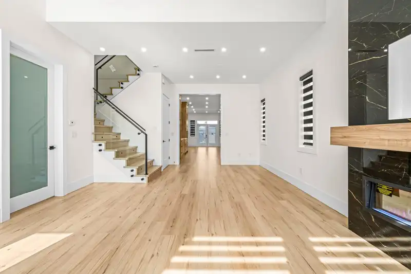 7635 ROSEWOOD STREET - photo 4 of 32