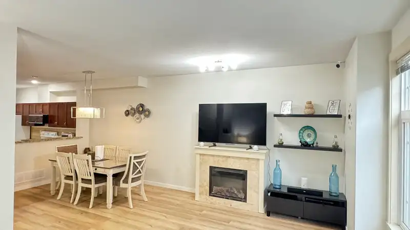 15 16588 FRASER HIGHWAY - photo 2 of 40