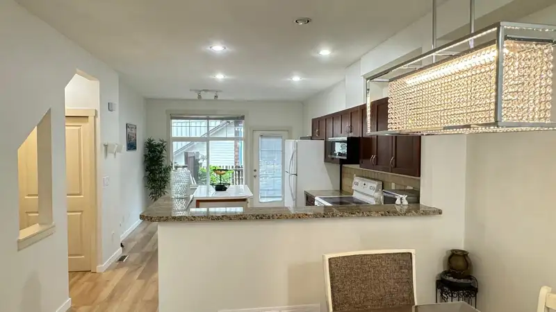 15 16588 FRASER HIGHWAY - photo 4 of 40