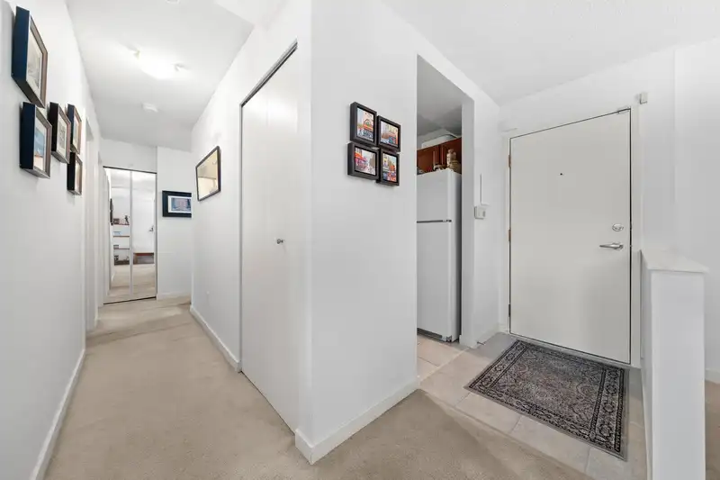 2 1870 E SOUTHMERE CRESCENT - photo 2 of 40