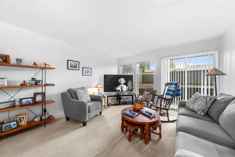 2 1870 E SOUTHMERE CRESCENT - photo 3 of 40