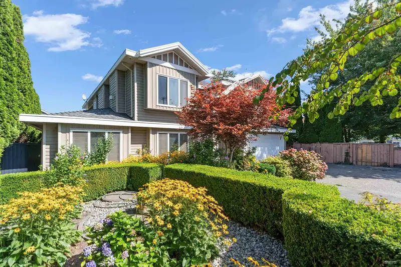 13169 108 AVENUE - photo 3 of 28