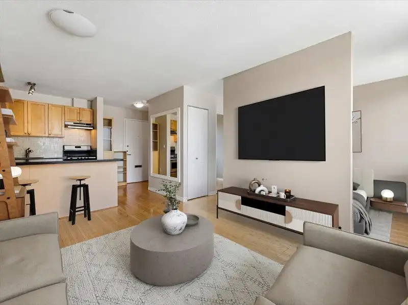 1105 1250 BURNABY STREET - photo 3 of 21