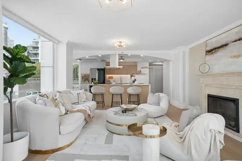 504 1501 HOWE STREET - photo 1 of 40