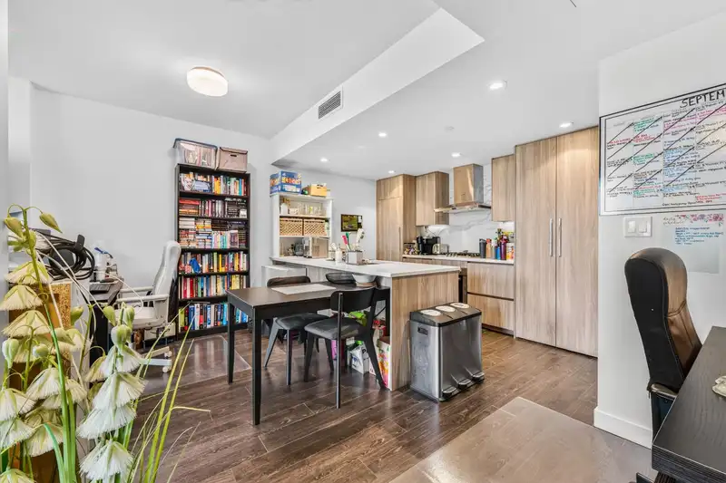 505 9887 WHALLEY BOULEVARD - photo 3 of 40