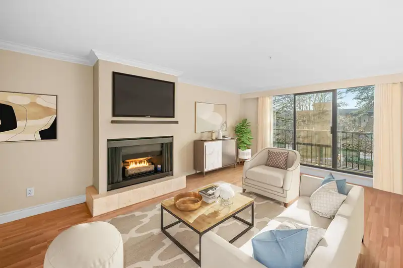 102 120 E 5TH STREET - photo 1 of 31
