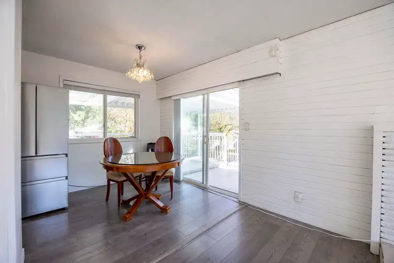 3648 VINCENT STREET - photo 3 of 34