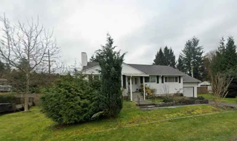 11988 220TH STREET - photo 2 of 2