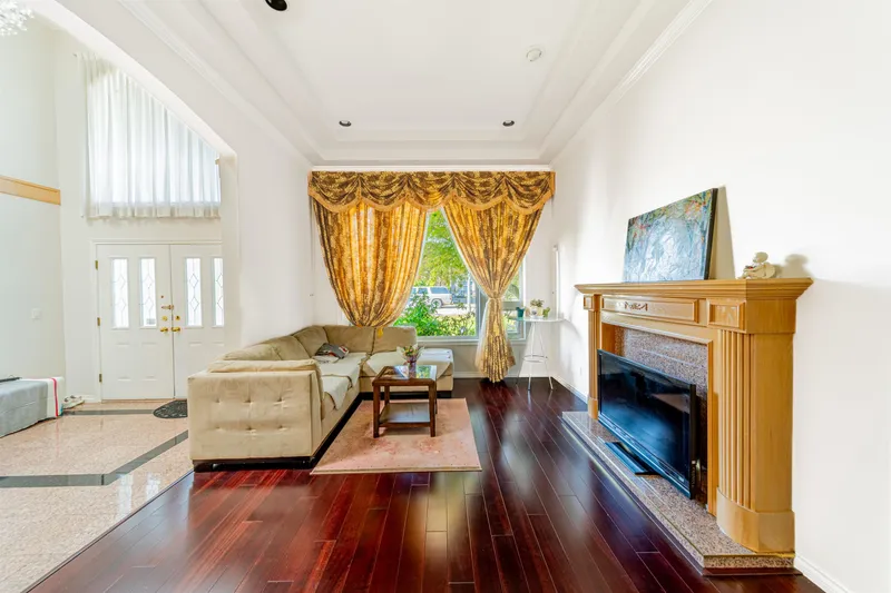 6660 LIVINGSTONE PLACE - photo 3 of 17