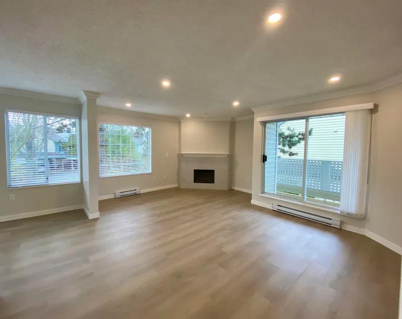 115 7591 MOFFATT ROAD - photo 2 of 14