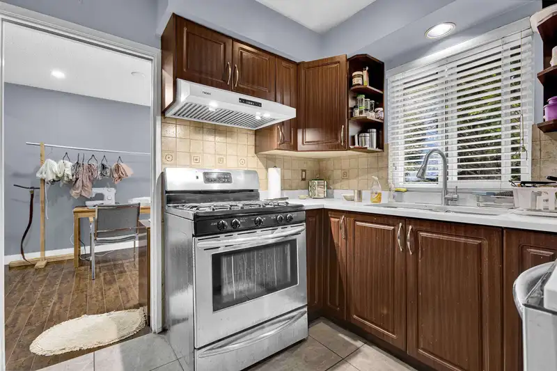7059 BARKLEY PLACE - photo 4 of 30