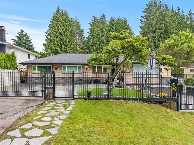 1360 EVERALL STREET - photo 1 of 12
