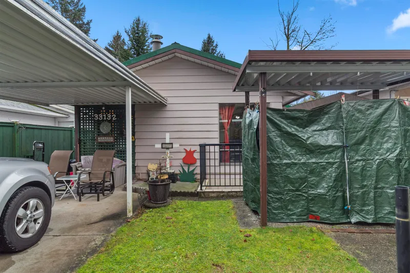 33132 MYRTLE AVENUE - photo 4 of 25