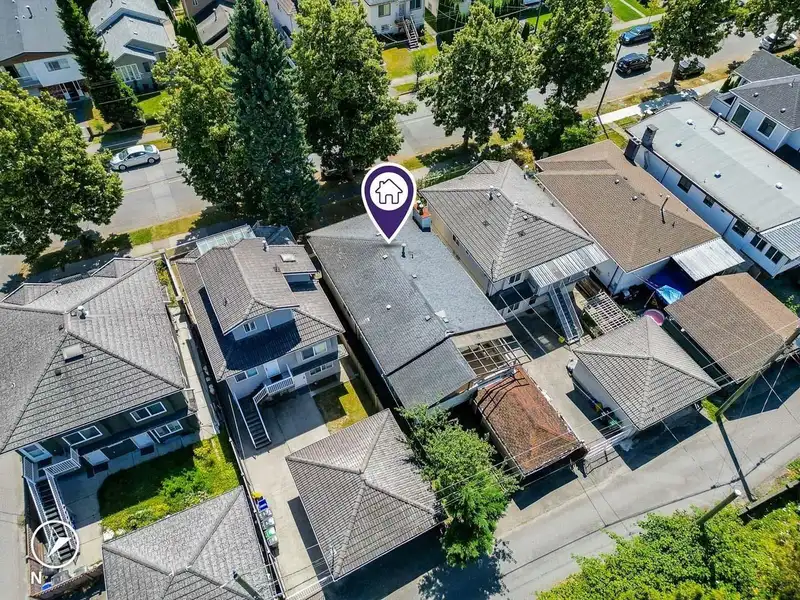 5033 MOSS STREET - photo 3 of 9